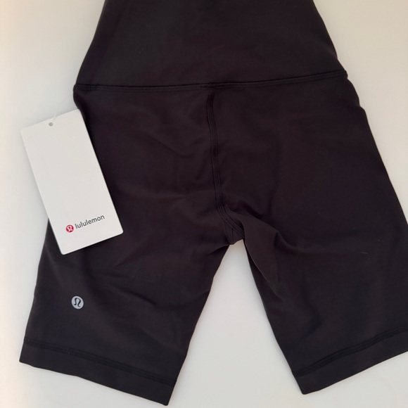🌸Lululemon High-Rise 8”Train Black Shorts size 2 - Picture 6 of 9